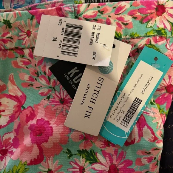 NWT Kut from the Kloth Pink and Green Floral Women's Shorts 14 - Picture 4 of 7